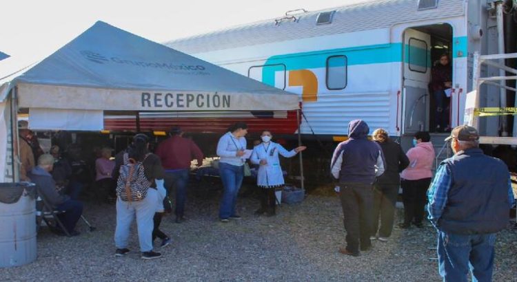 Dr. Vagón atiende 500 pacientes diarios