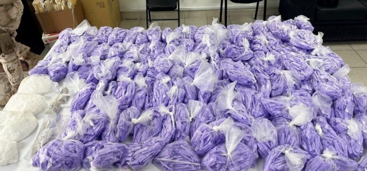 Decomisan más de 2 kilos de metanfetamina y 310 gramos de fentanilo en SLRC, ocultos en auto