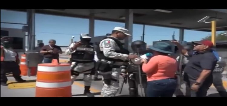 Prevalece la represión contra activistas en casetas de cobro de Sonora.