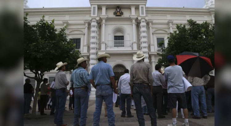 Víctimas del derrame de residuos tóxicos en río Sonora piden diálogo con Semarnat