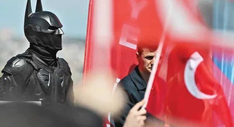 Hasta Batman y Pikachu protestan contra Erdogan
