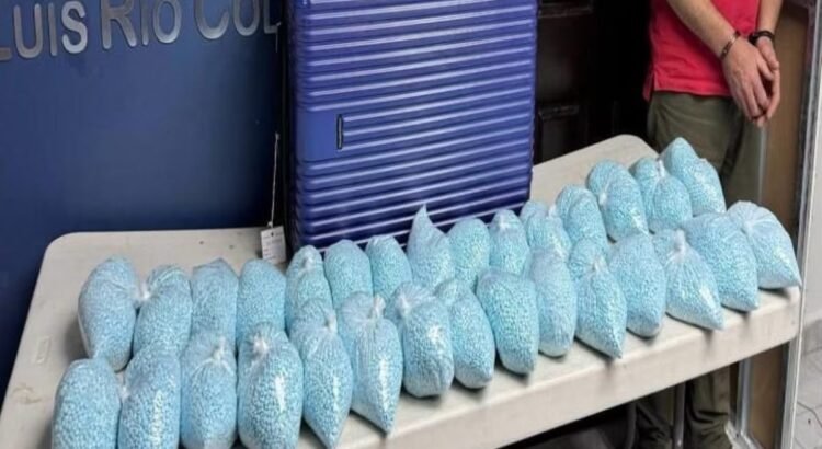Aseguran casi 300 mil pastillas de fentanilo en una maleta en Sonora