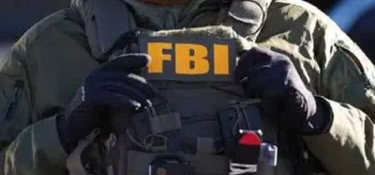 Detiene el FBI a jueza por obstruir arresto de migrante mexicano