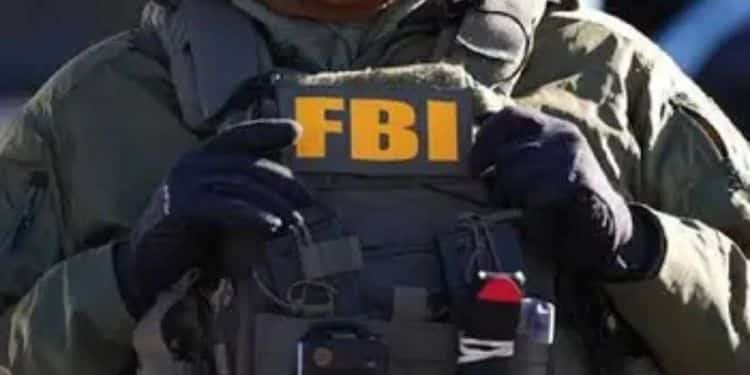 Detiene el FBI a jueza por obstruir arresto de migrante mexicano