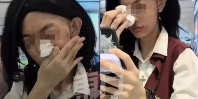 Obligan a viajera a desmaquillarse en el aeropuerto… el reconocimiento facial no la identificaba