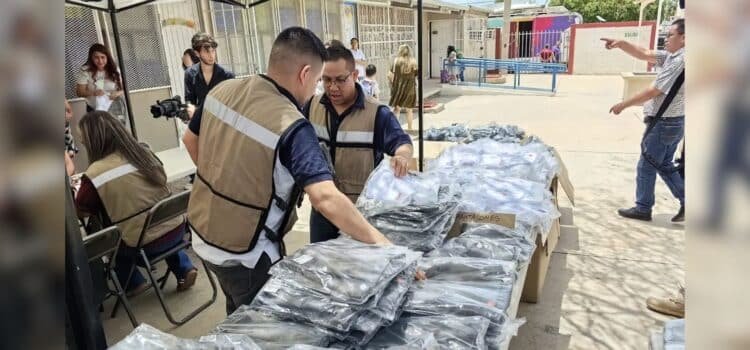 Comienza entrega de uniformes escolares en Sonora, serán más de 800 mil prendas