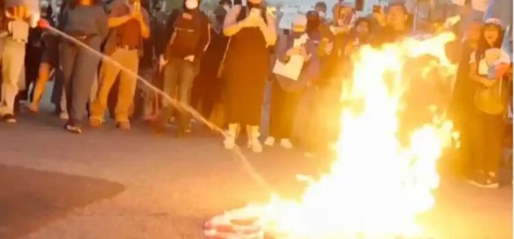 “¡Que se joda Trump!”