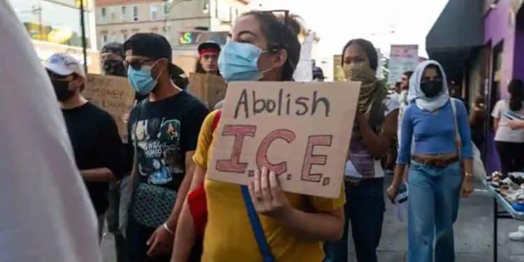 Ordena Jueza federal al ICE detener redadas migratorias en California