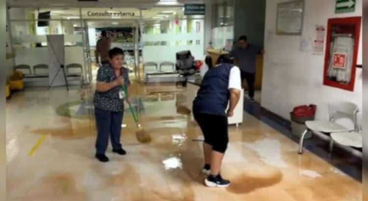 Tormenta provoca inundación en hospital del IMSS en Nogales; se activan protocolos de emergencia