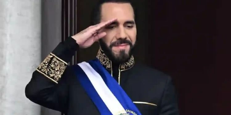 Aprueba Congreso reelección indefinida en El Salvador